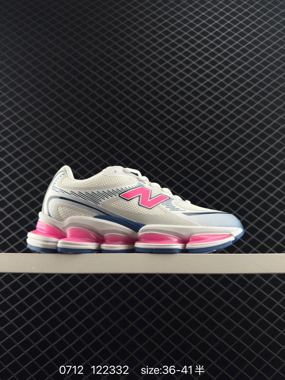 New Balance  M2000